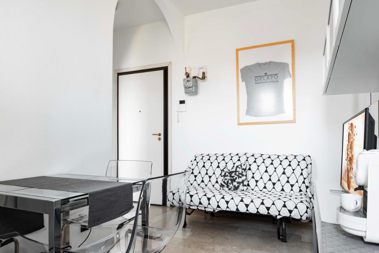 Appartement Luvi - Alzaia Naviglio Pavese à Milan Extérieur photo