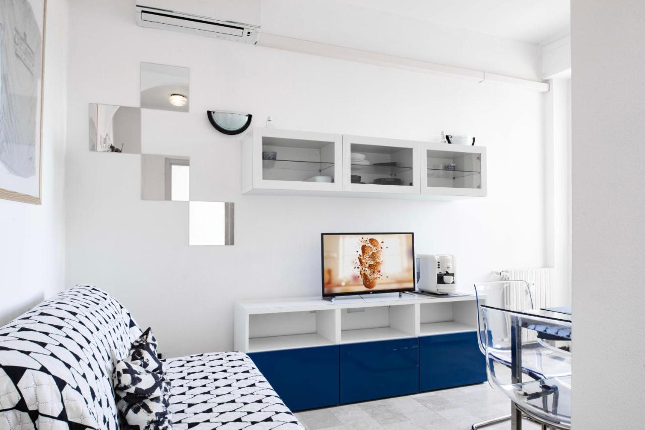 Appartement Luvi - Alzaia Naviglio Pavese à Milan Extérieur photo